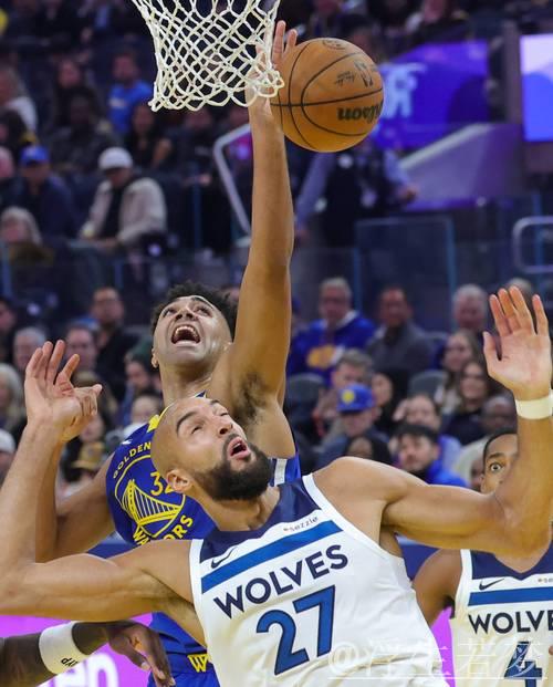 12月13日常规赛：勇士对阵森林狼 精彩集锦